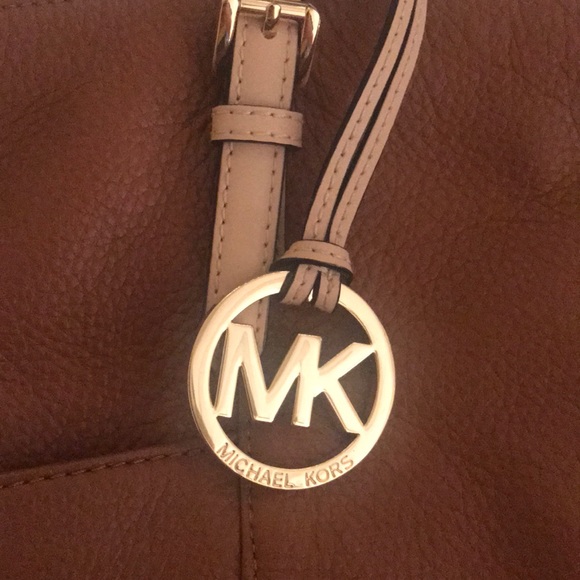 Michael Kors Tan purse - Picture 2 of 4